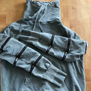 Funnel Neck sweatshirt !